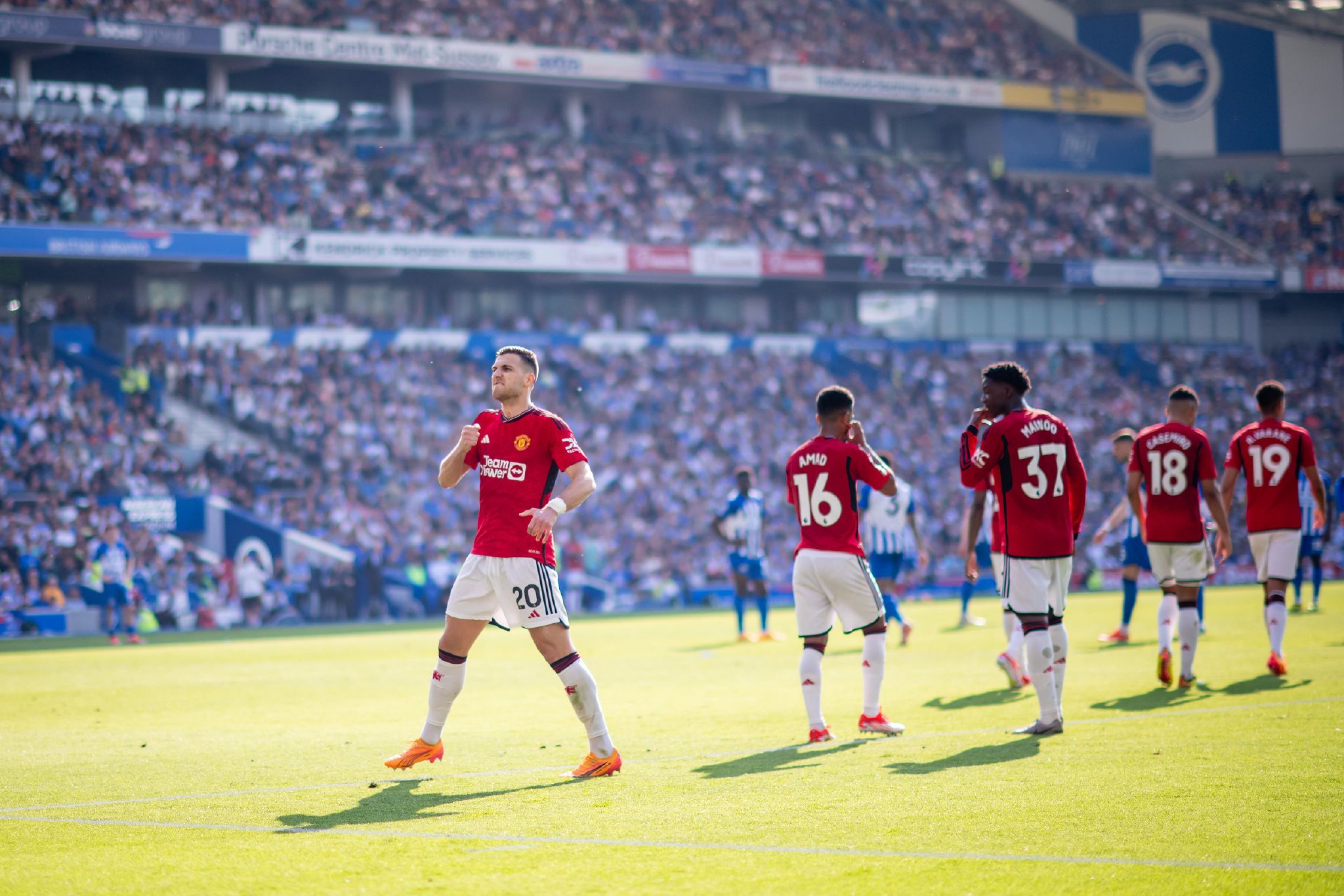 持敏锐洞察 持敏锐洞察