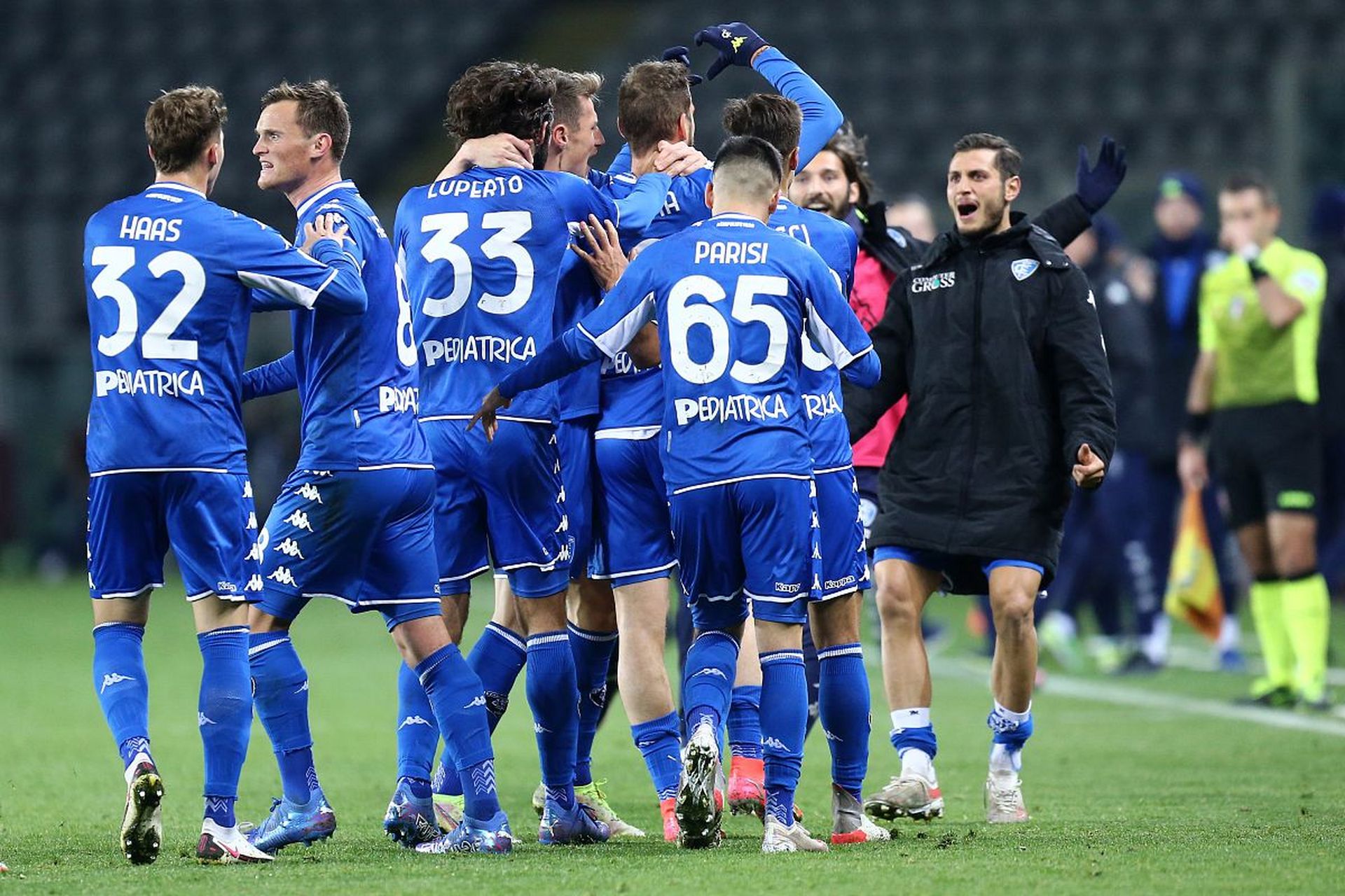 曼联面对的 曼联面对的