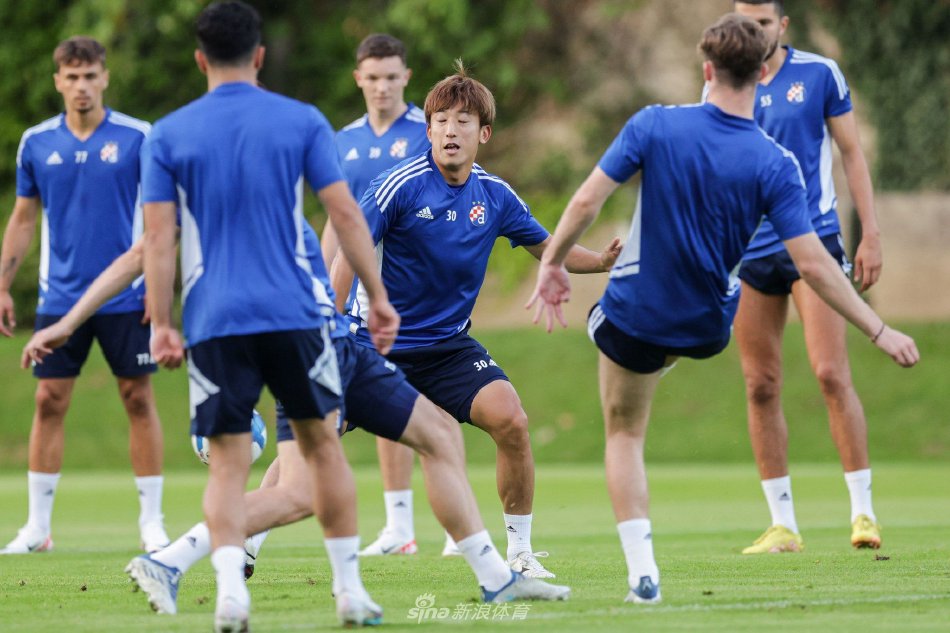 其中前场篮 其中前场篮