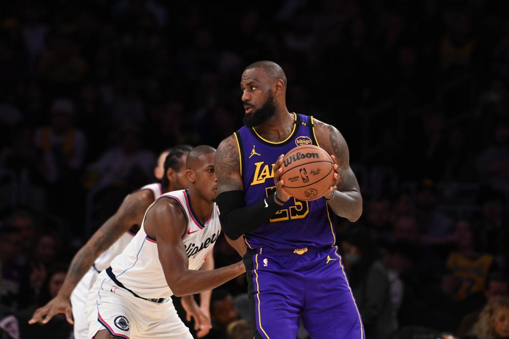 篮球动作中 篮球动作中